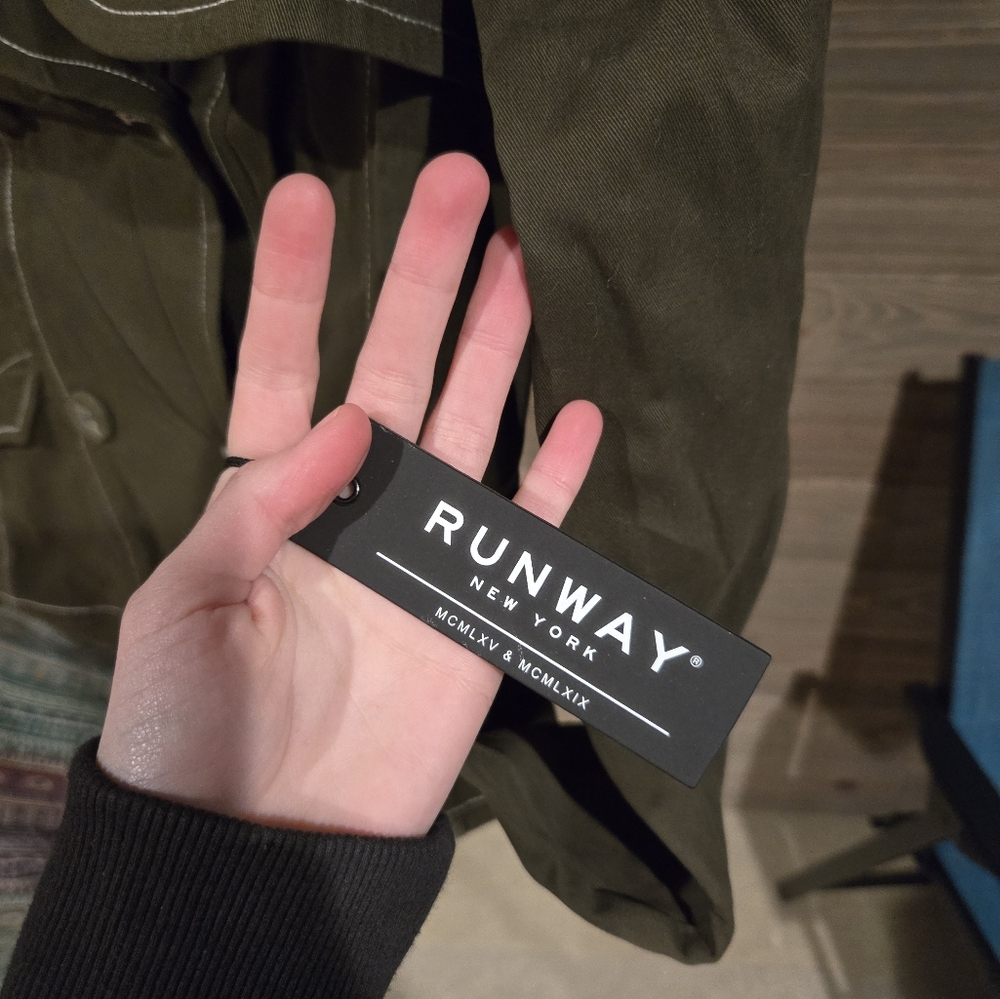 New runway jacket - Picture 3 of 5